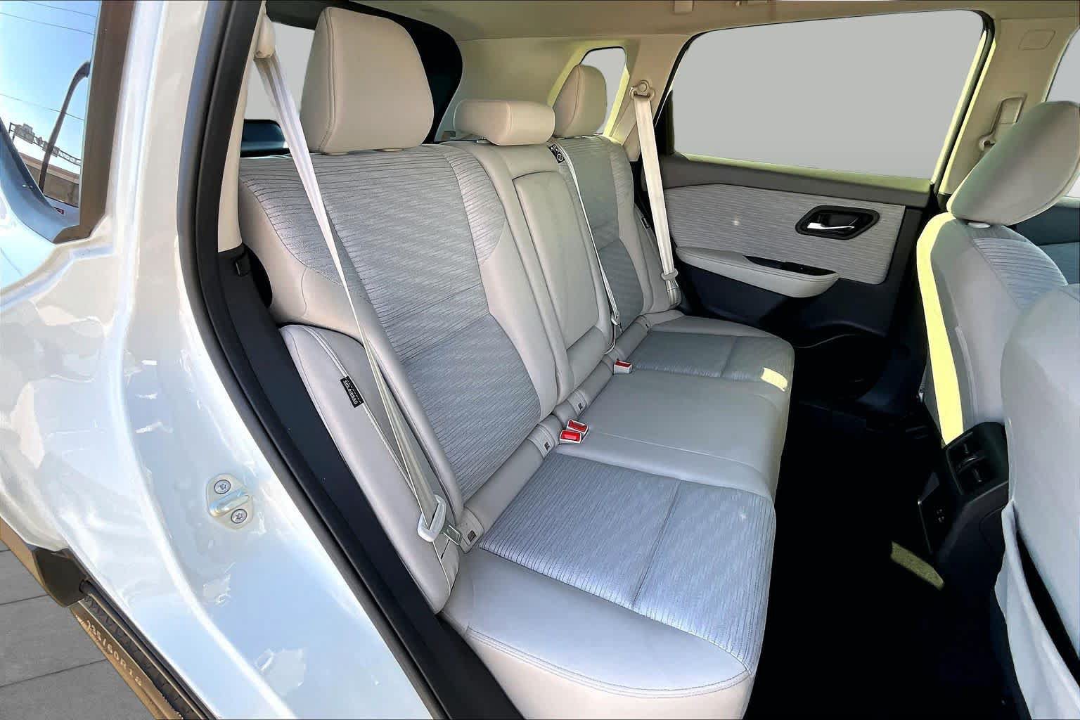 Certified 2023 Nissan Rogue SV FWD image 20