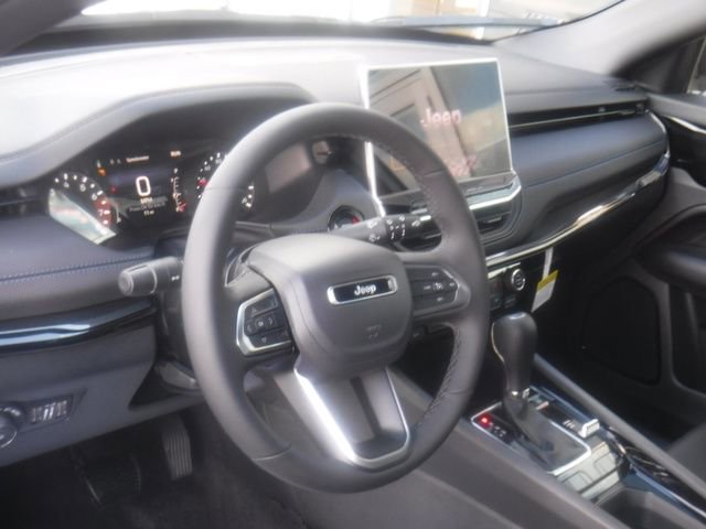 New 2026 Jeep Compass Latitude image 12