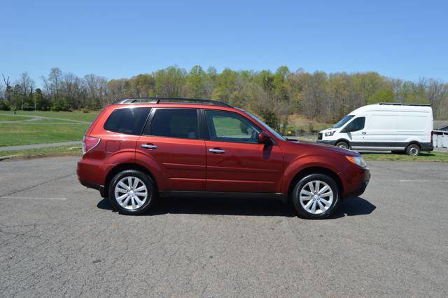 Used 2011 Subaru Forester 2.5X Premium w/ All-Weather Pkg image 64