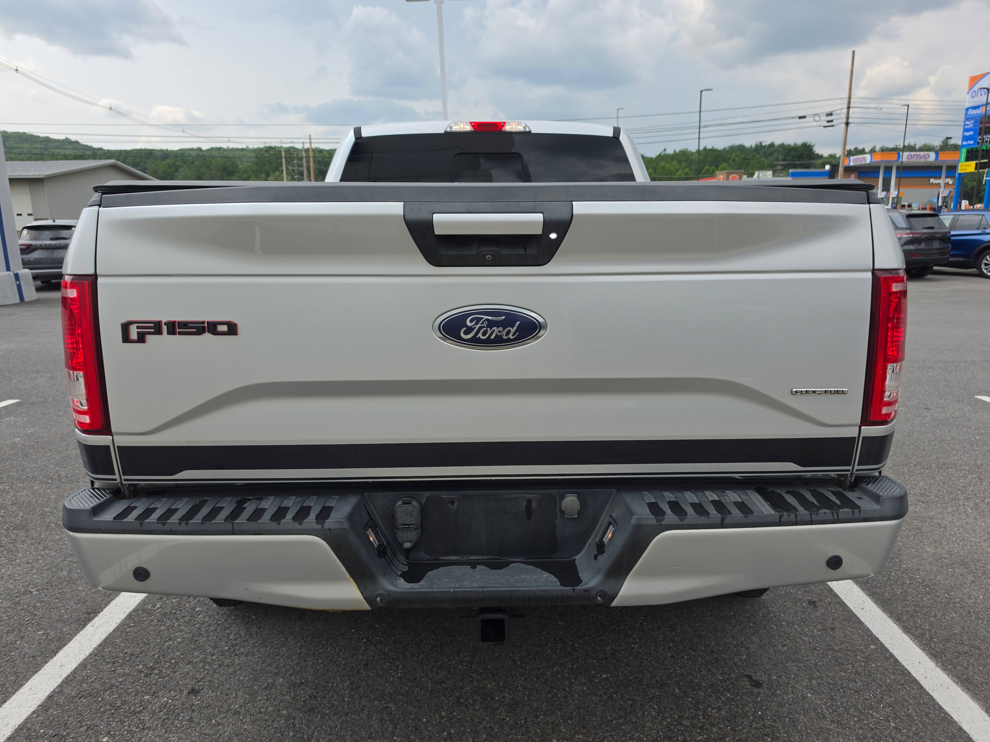 Used 2016 Ford F150 XLT w/ Equipment Group 302A Luxury AWD/4WD image 4