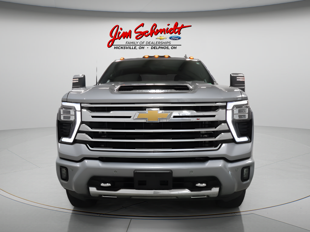 Used 2025 Chevrolet Silverado 2500 High Country w/ Technology Package AWD/4WD image 3