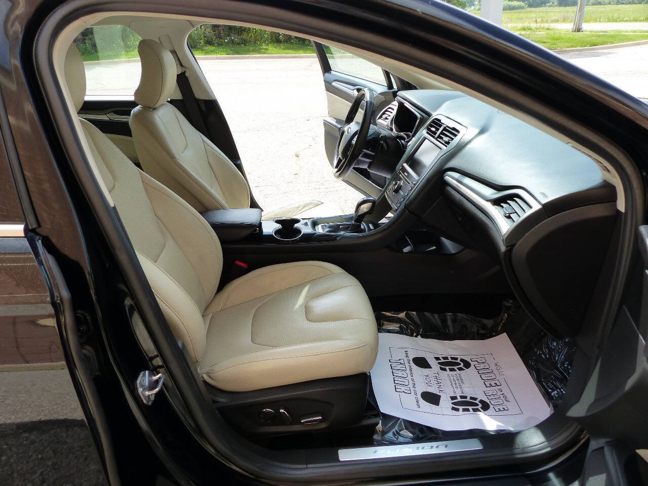 Used 2016 Ford Fusion Titanium FWD image 42