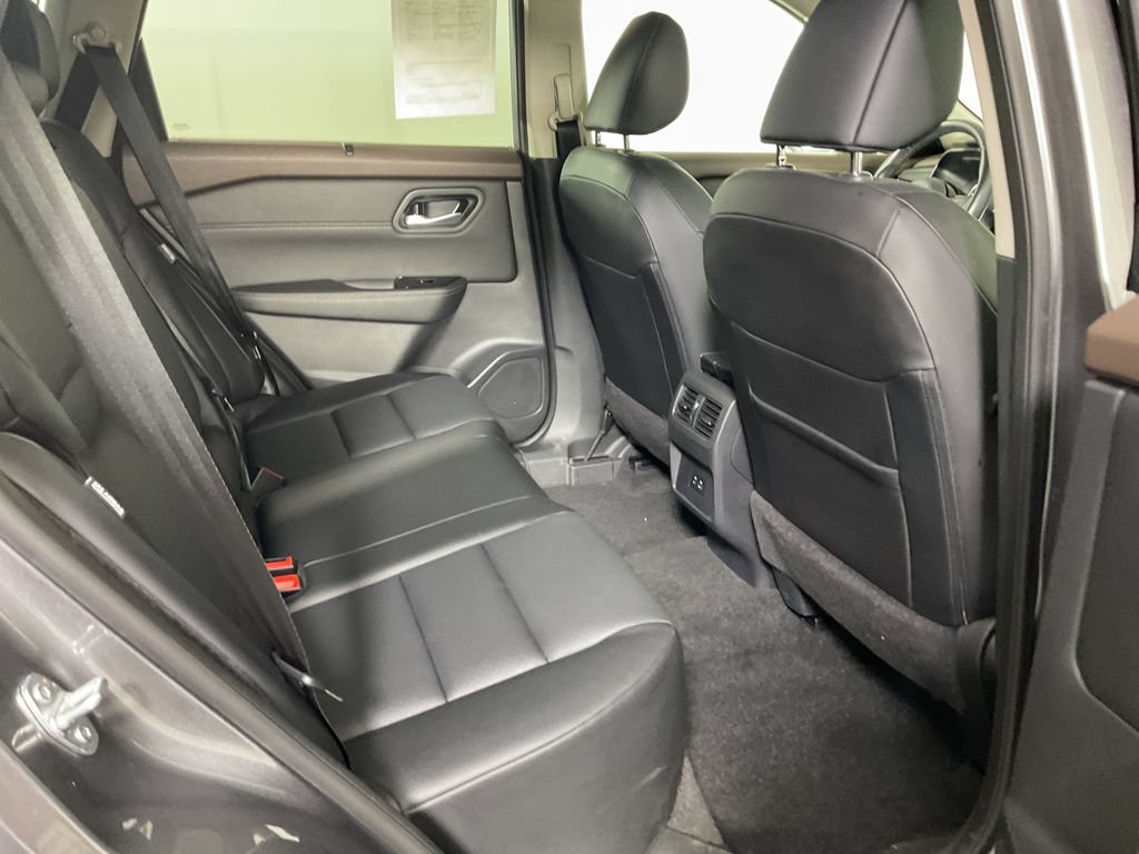 Used 2023 Nissan Rogue SV w/ SV Premium B Package AWD/4WD image 23