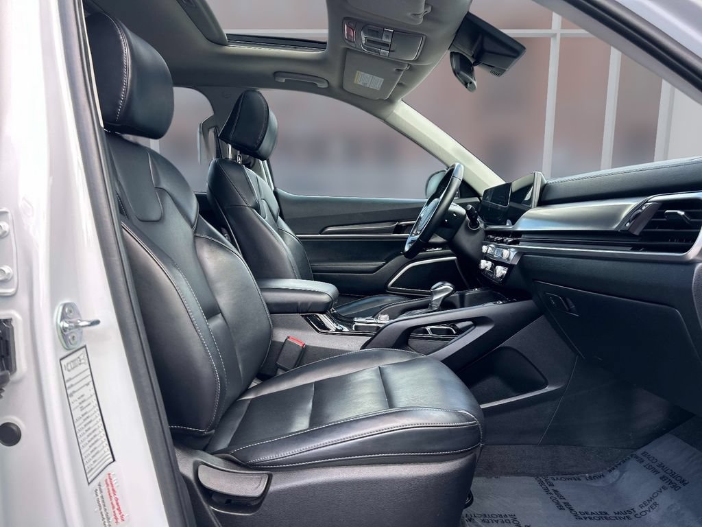 Used 2025 Kia Telluride S AWD/4WD image 23