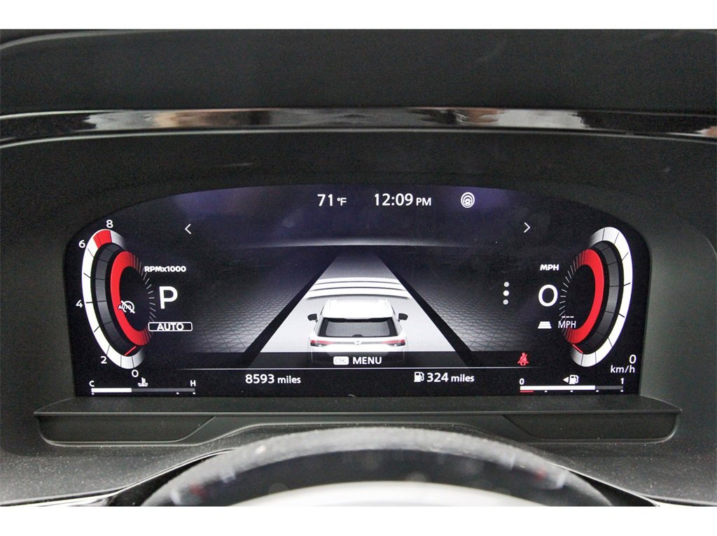 Used 2024 Nissan Pathfinder Platinum image 10