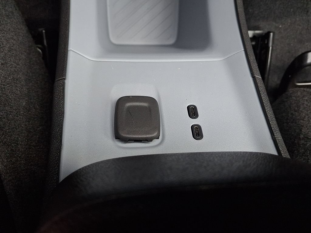 New 2027 Chevrolet Bolt LT w/ Comfort Package FWD image 17