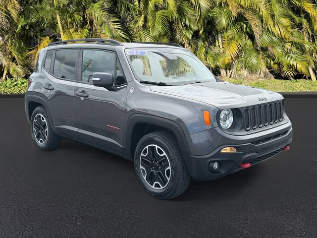 Used 2017 Jeep Renegade Trailhawk w/ Premium Trailhawk Package AWD/4WD image 2