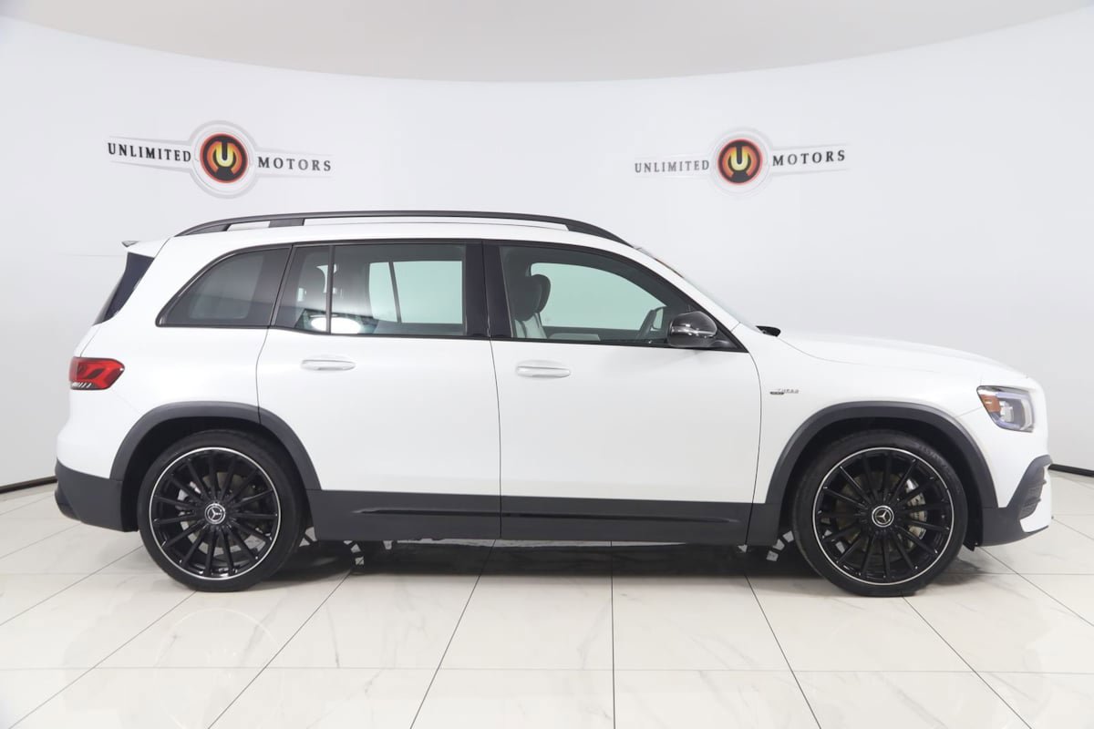 Used 2022 Mercedes-Benz GLB 35 AMG 4MATIC image 2