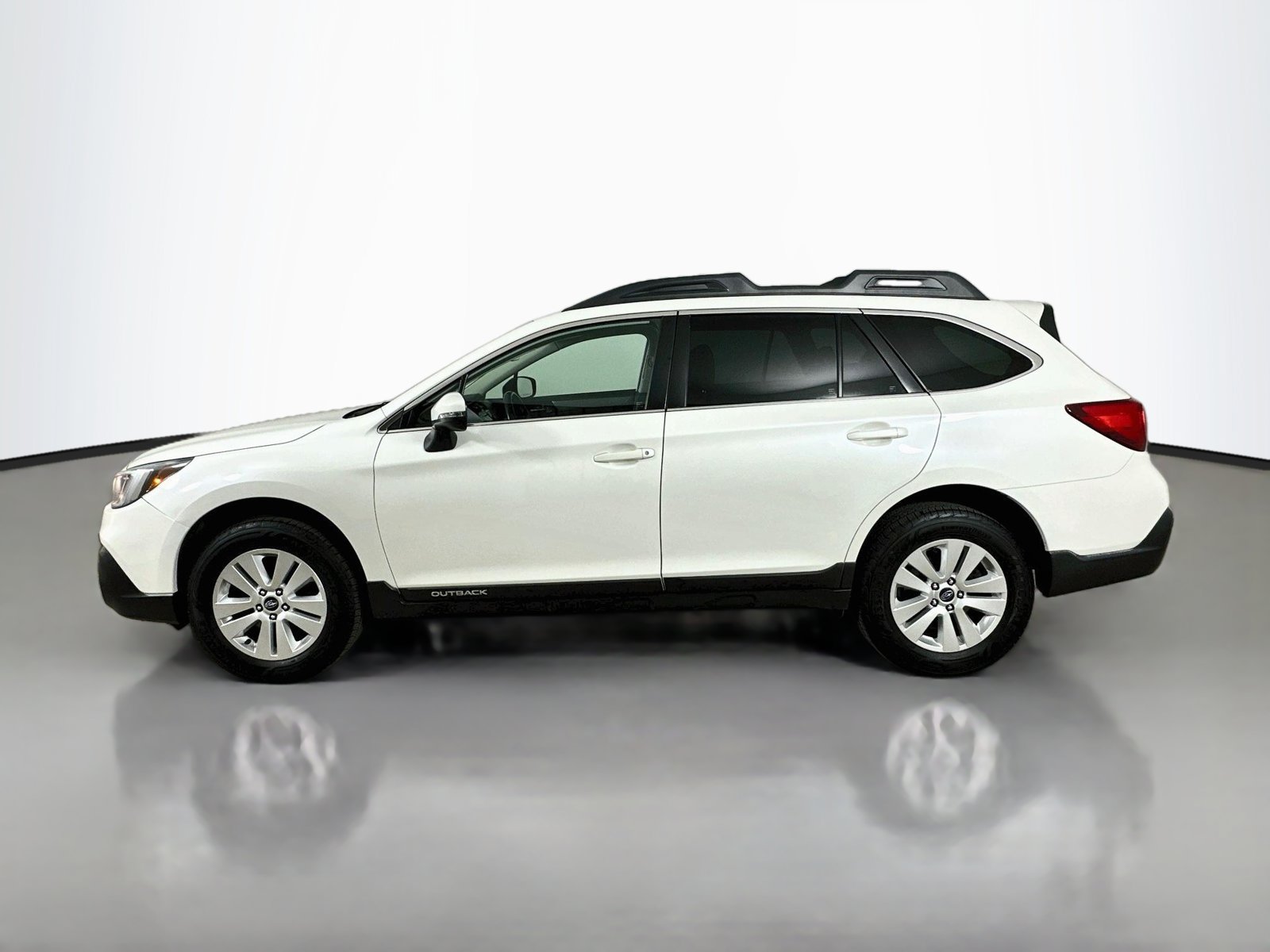 Used 2018 Subaru Outback 2.5i Premium AWD/4WD image 8