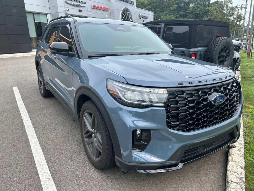 Used 2025 Ford Explorer ST
