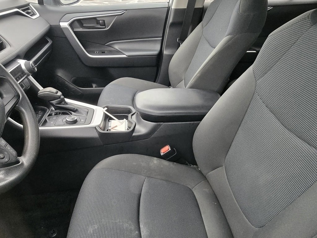 Used 2021 Toyota RAV4 LE image 21