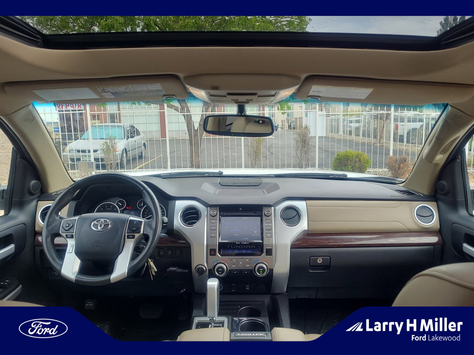 Used 2014 Toyota Tundra Limited w/ Limited Premium Package image 20