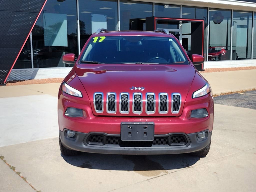 Used 2017 Jeep Cherokee Latitude w/ Cold Weather Group image 12