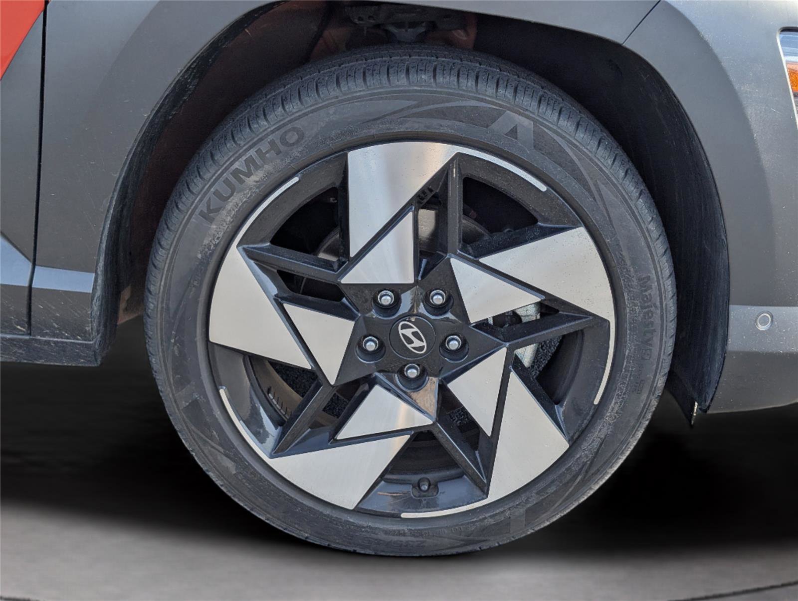 Used 2024 Hyundai Kona Limited image 34