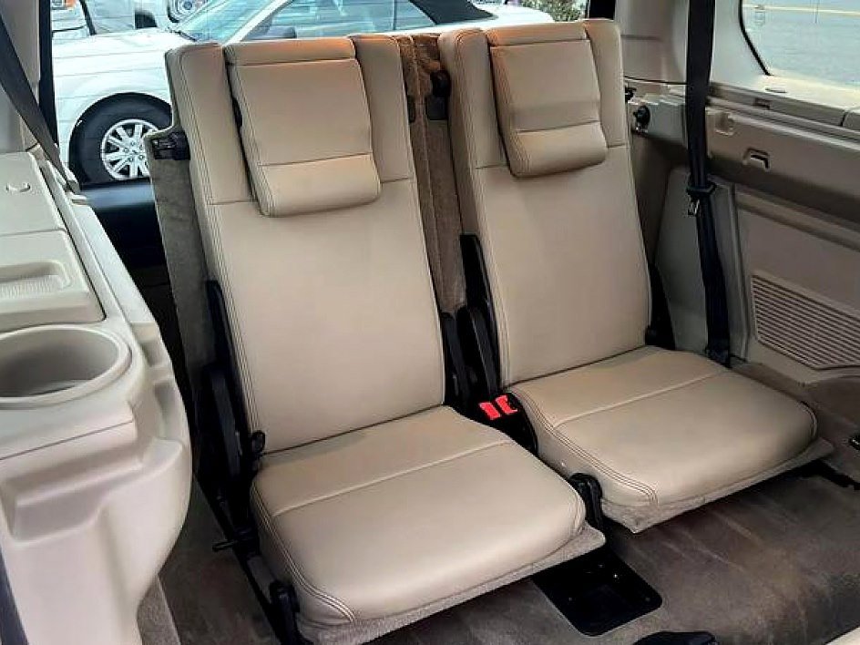 Used 2016 Land Rover LR4 HSE image 13