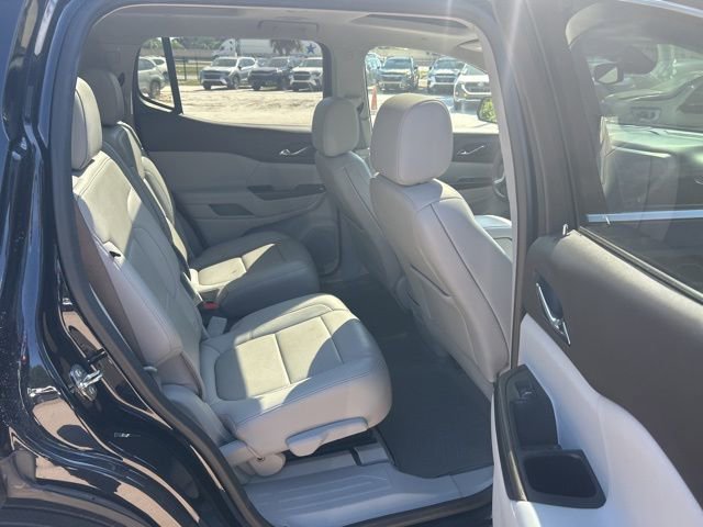 Used 2022 GMC Acadia SLT w/ Preferred Package image 9