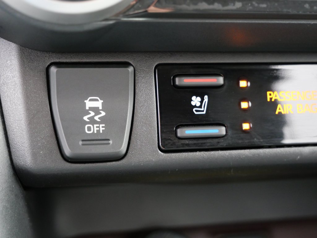 Certified 2020 Toyota RAV4 Limited AWD/4WD image 21