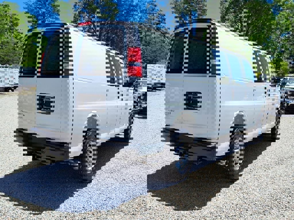 New 2026 Chevrolet Express 2500 Extended RWD image 10