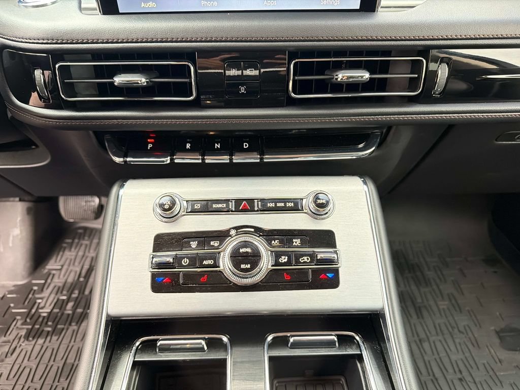 Used 2023 Lincoln Aviator AWD w/ Premium Package image 27