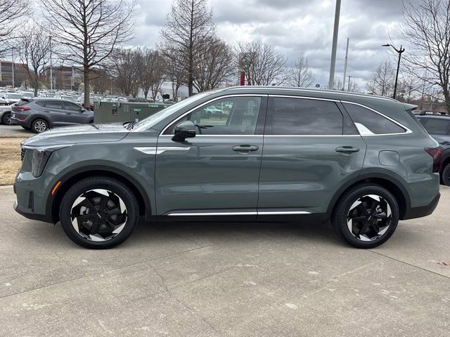 Used 2025 Kia Sorento EX image 11