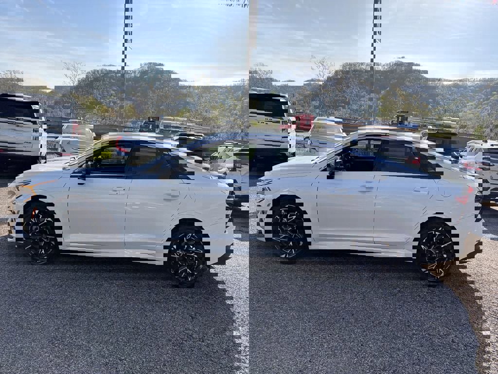 Used 2025 Kia K5 GT-Line image 8