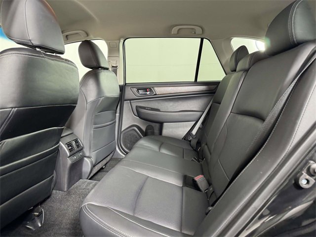 Used 2015 Subaru Outback 3.6R Limited image 32