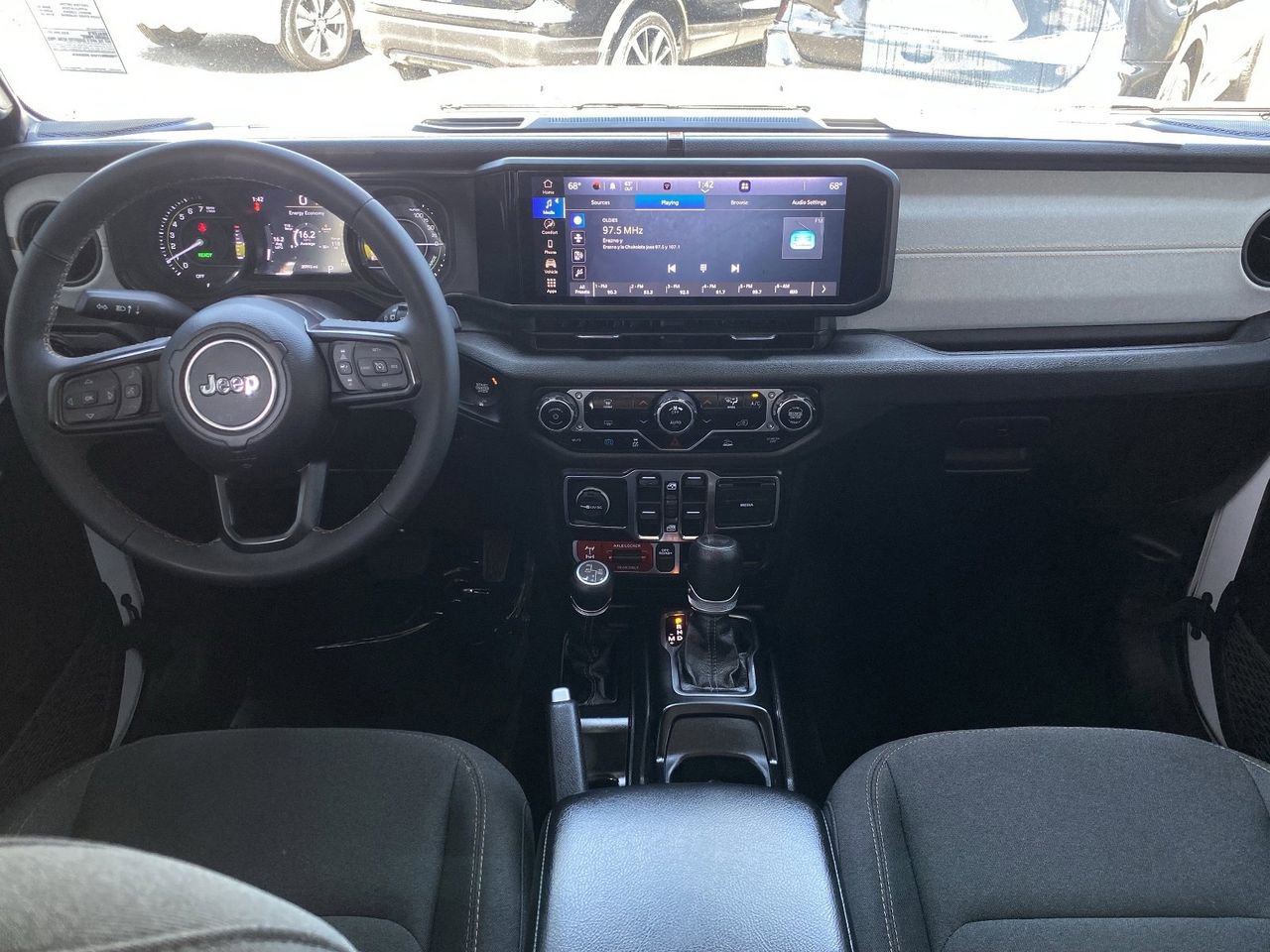 Used 2024 Jeep Wrangler Unlimited AWD/4WD image 23