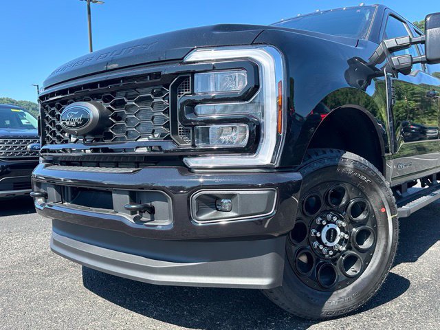 New 2026 Ford F250 Lariat w/ Black Appearance Package AWD/4WD image 37