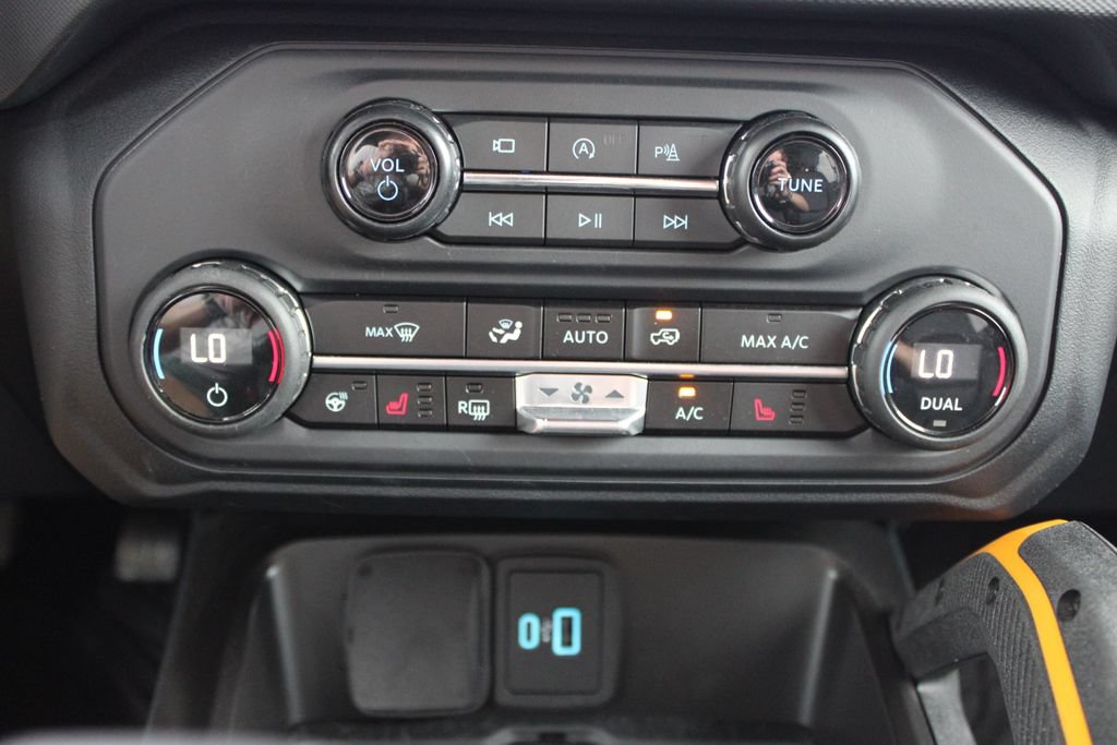 Used 2024 Ford Bronco Badlands AWD/4WD image 46