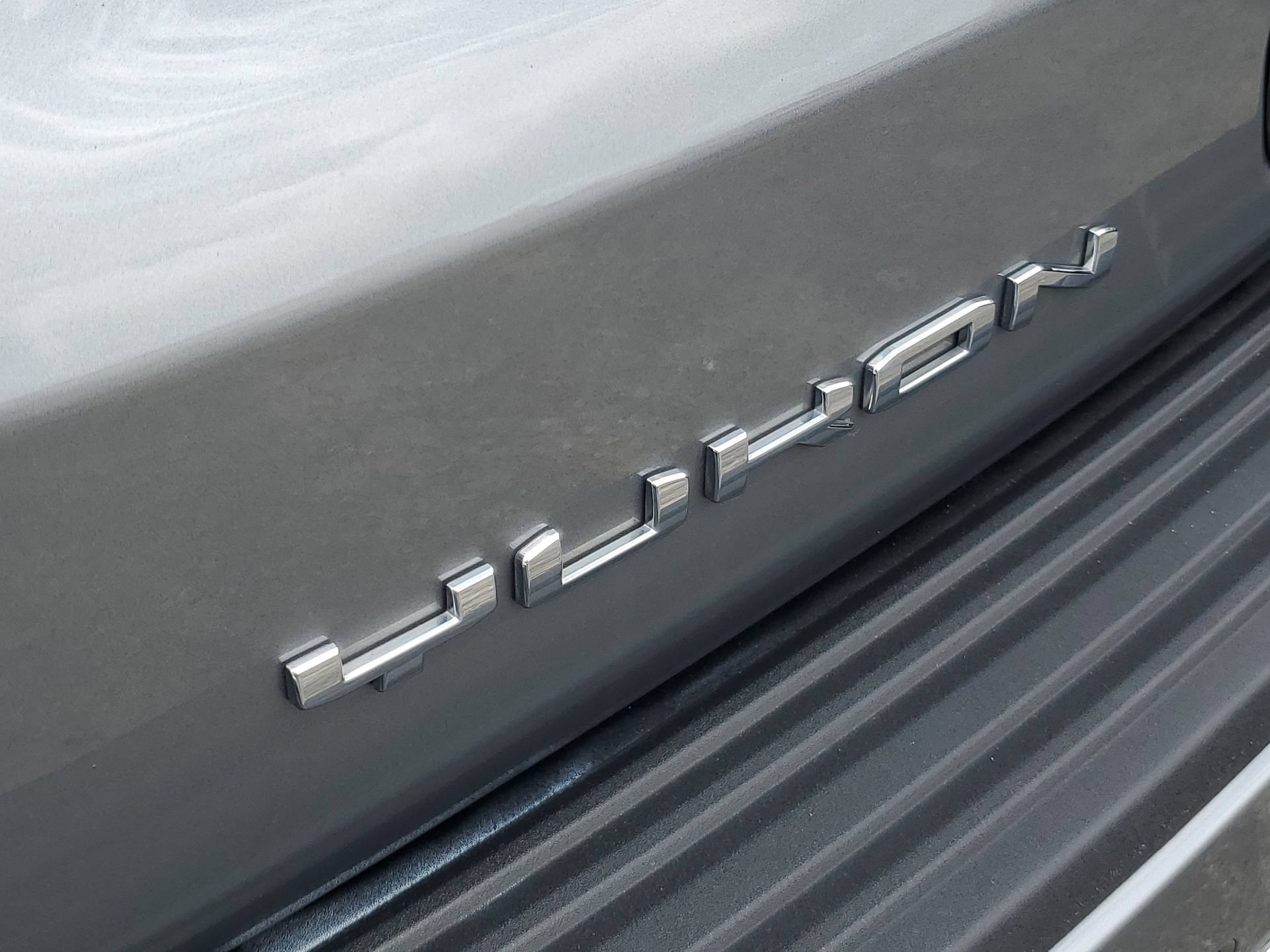 Used 2025 GMC Yukon Elevation RWD image 6