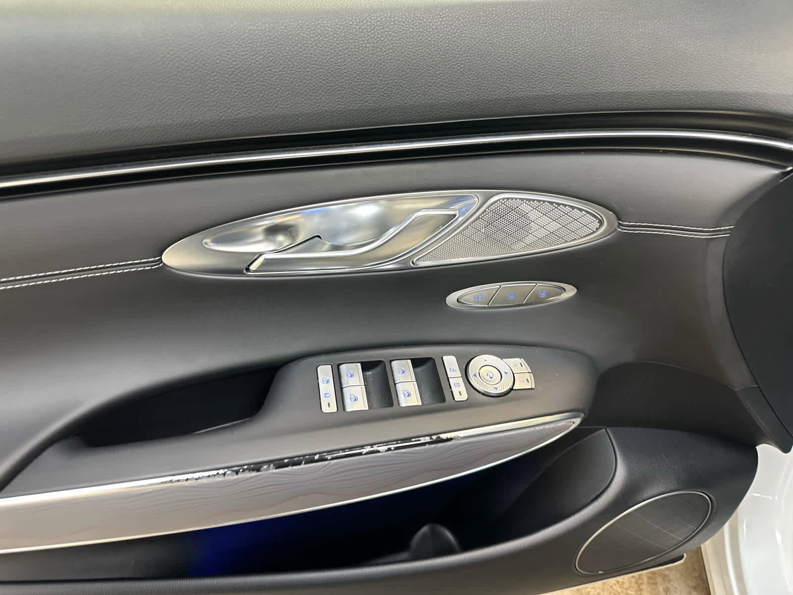 Used 2024 Genesis GV70 2.5T Advanced w/ Advanced Package image 26