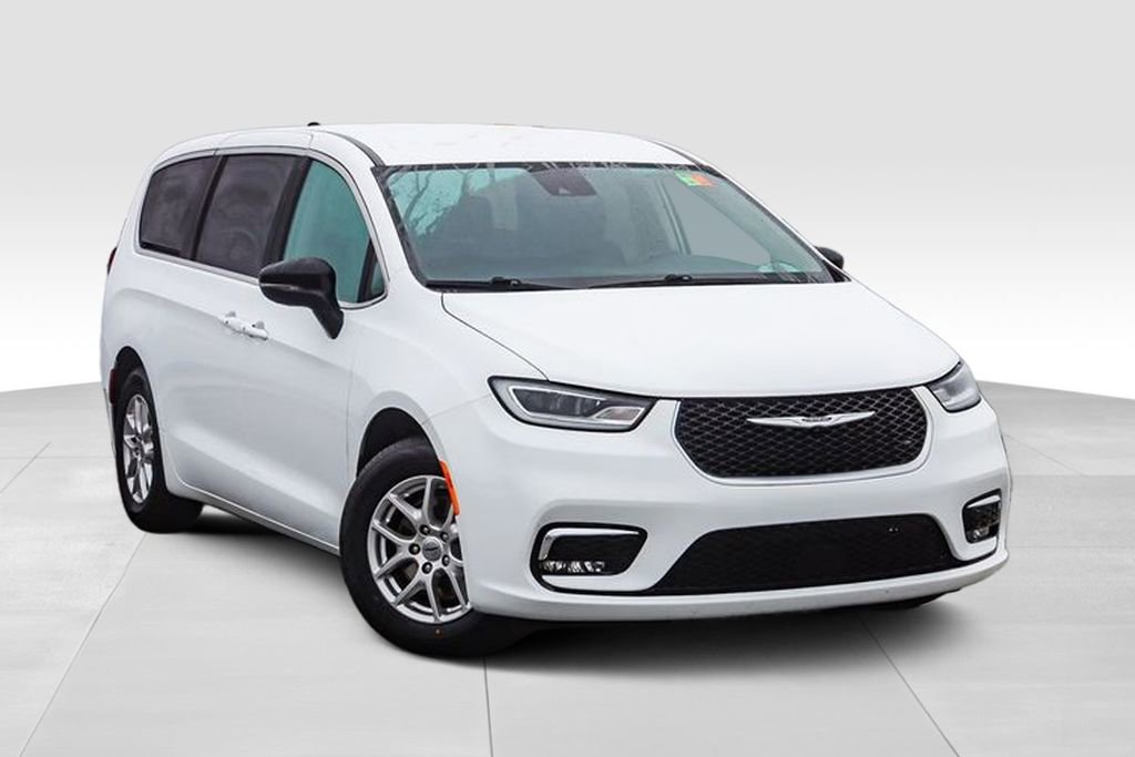 Certified 2024 Chrysler Pacifica Touring-L image 2