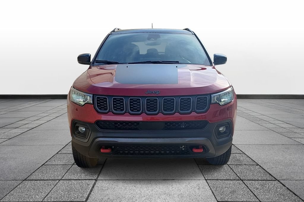 Used 2025 Jeep Compass Trailhawk AWD/4WD image 2