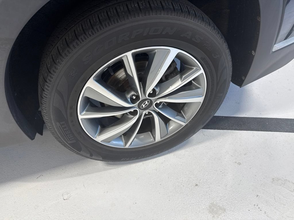 Used 2020 Hyundai Santa Fe SEL w/ Convenience Package FWD image 16