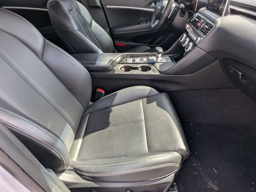 Used 2020 Genesis G70 2.0T image 18