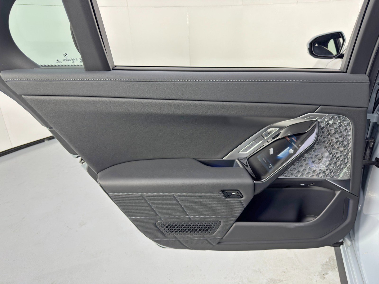 Used 2023 BMW i7 xDrive60 w/ Executive Package 2 image 58