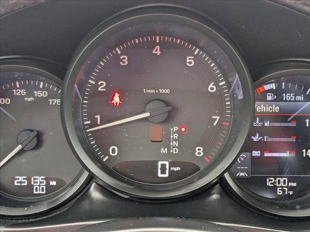 Used 2022 Porsche Macan image 11