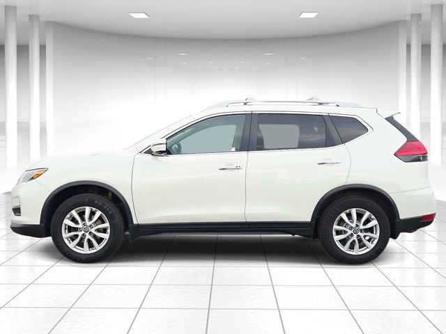 Used 2017 Nissan Rogue SV image 2