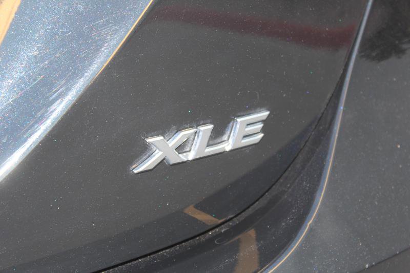 Used 2023 Toyota Camry XLE image 9