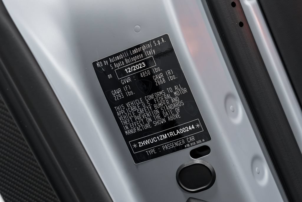Used 2024 Lamborghini Revuelto AWD/4WD image 10