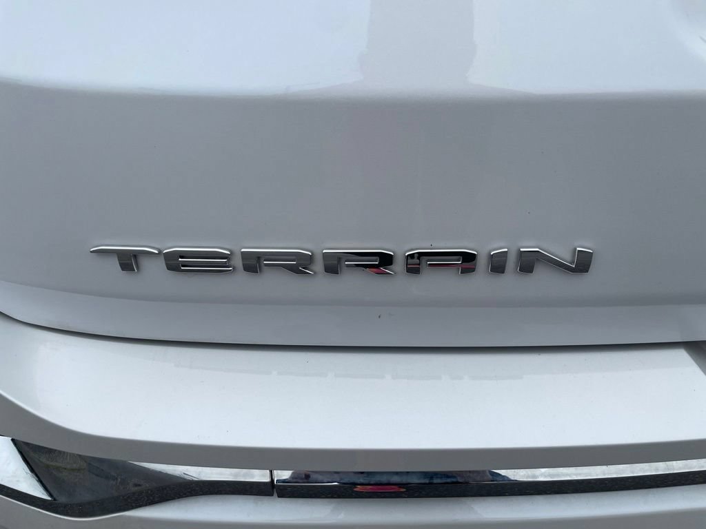 Used 2024 GMC Terrain Denali w/ Denali Premium Package AWD/4WD image 7