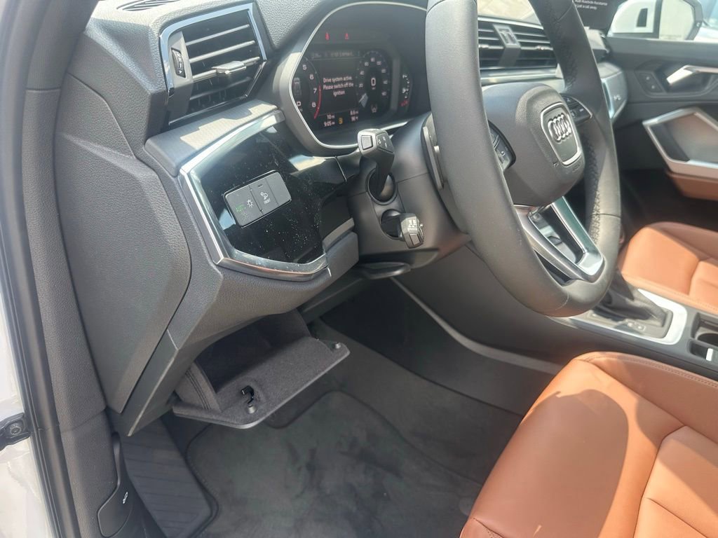 New 2025 Audi Q3 2.0T Premium image 10