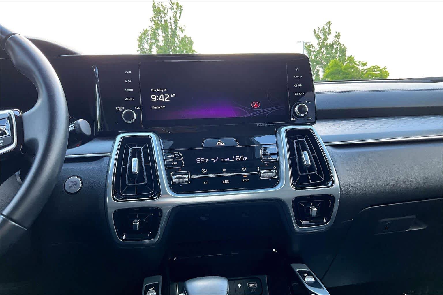 Used 2023 Kia Sorento SX AWD/4WD image 36