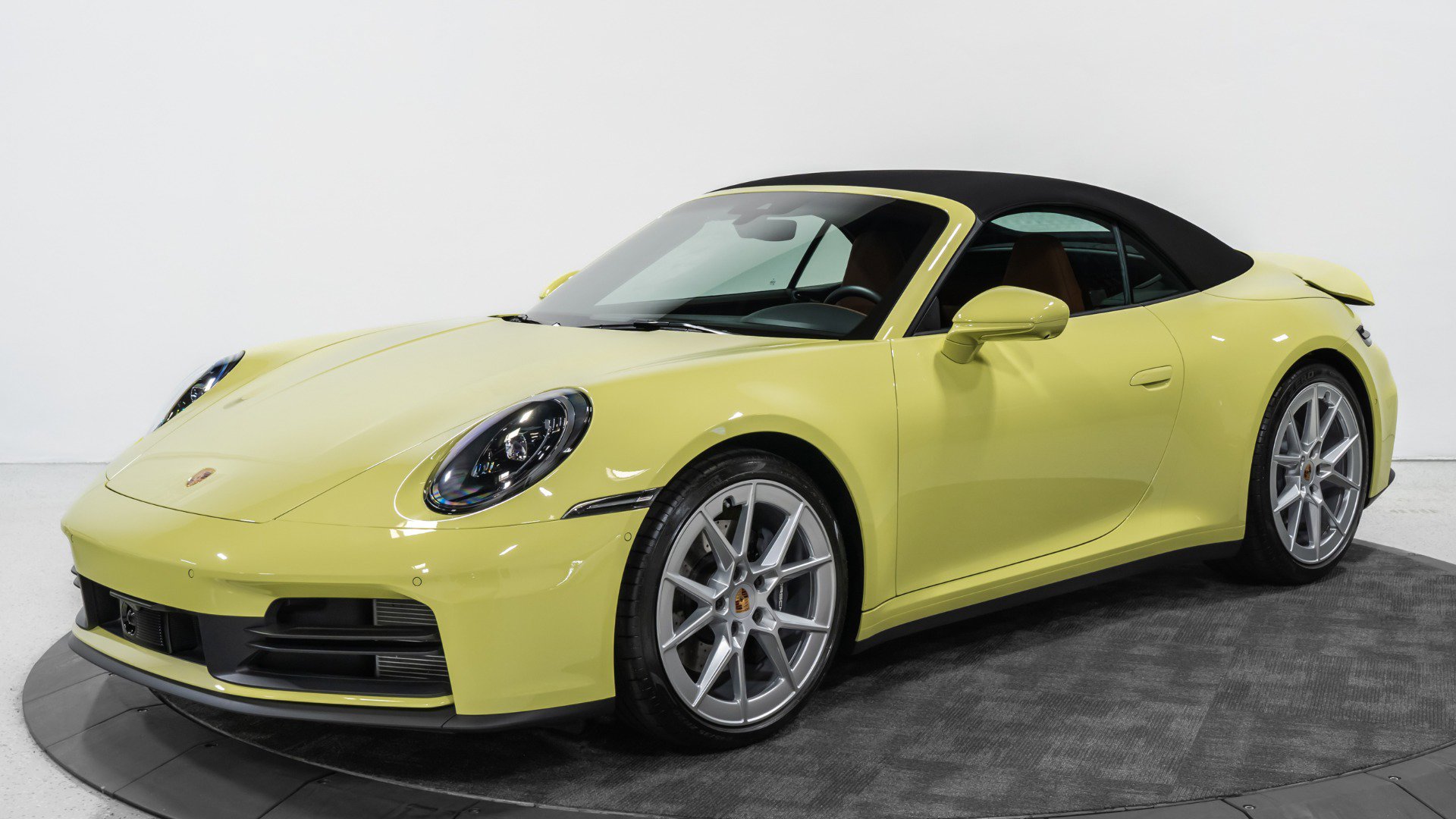 Used 2025 Porsche 911 Carrera image 15