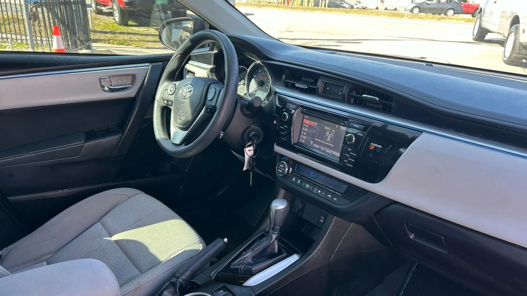 Used 2016 Toyota Corolla L image 12