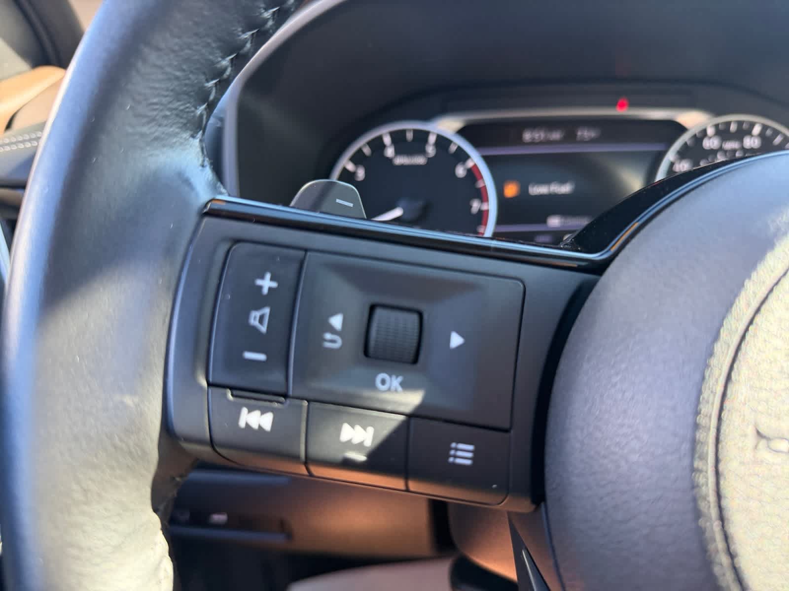 Used 2023 Nissan Rogue SL AWD/4WD image 31