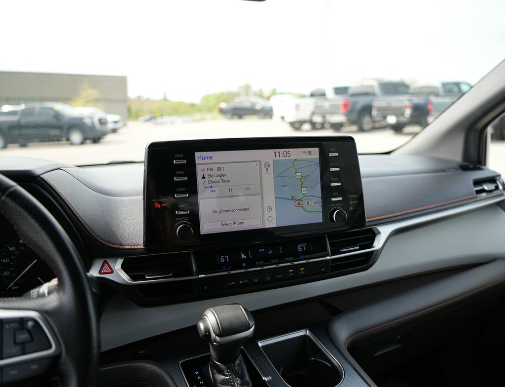 Used 2021 Toyota Sienna XSE FWD image 13