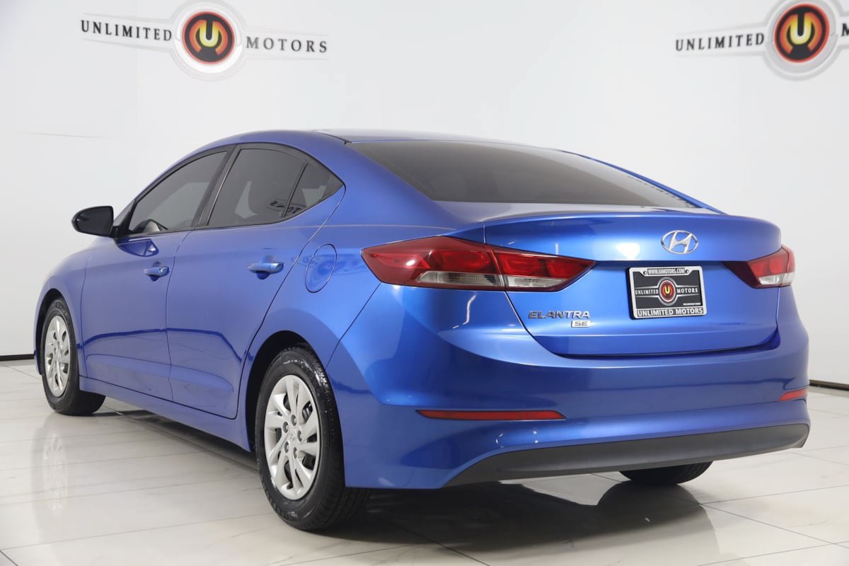 Used 2018 Hyundai Elantra SE FWD image 4