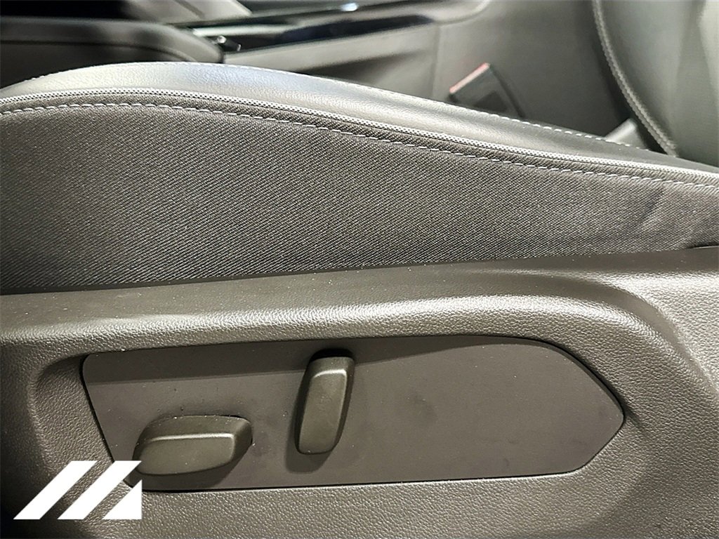 Used 2023 Buick Envision Essence image 21