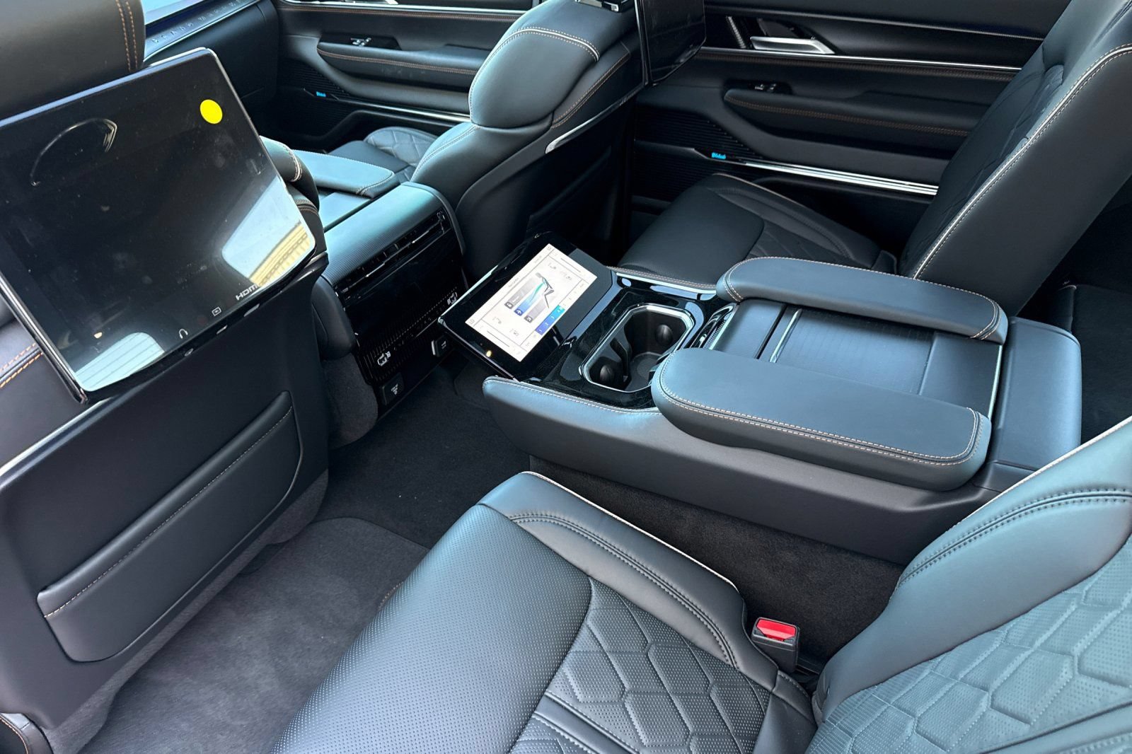 New 2026 Jeep Grand Wagoneer Summit AWD/4WD image 11